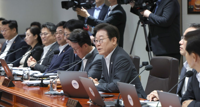 이재명 대통령이 22일 서울 용산 대통령실 청사에서 열린 국무회의에서 발언하고 있다. 연합뉴스
