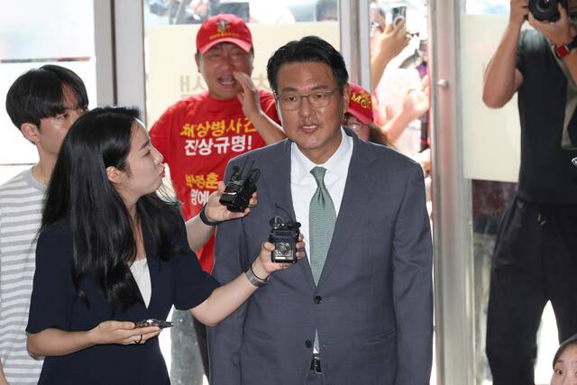 김태효 전 국가안보실1차장이 지난 11일 오후 서울 서초구 순직해병 특검 사무실로 출석하고 있다. 정용일 선임기자 yongil@hani.co.kr