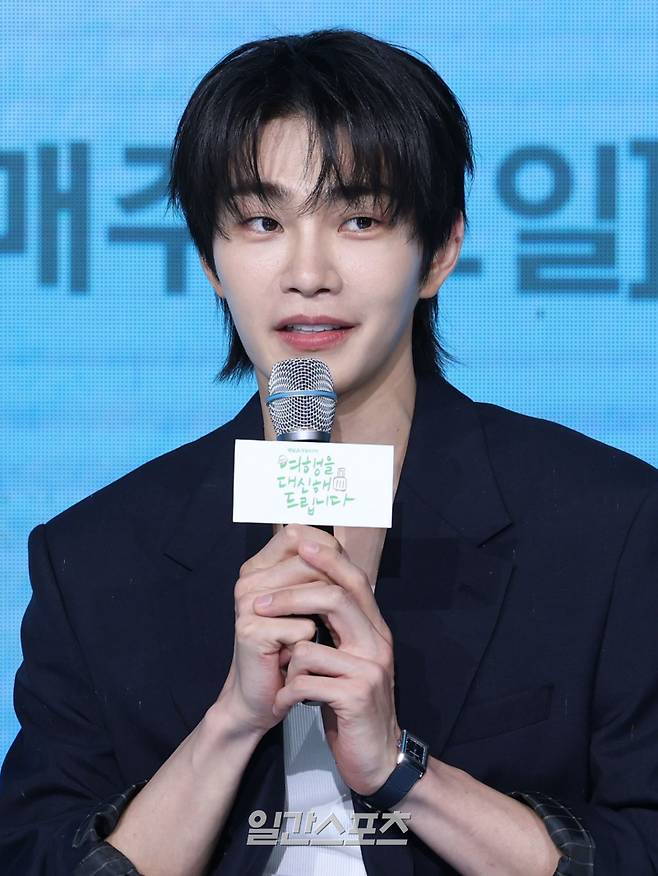 배우 김재영이 29일 오후 서울 마포구 쇼킹케이팝센터에서 열린 채널A 토일드라마 '여행을 대신해 드립니다' 제작발표회에 참석해 인사말을 하고 있다. '여행을 대신해 드립니다'는 인생에서 한 번도 센터였던 적 없는 아이돌 출신 여행 리포터가 의뢰받은 여행들을 대신해 주며 진정한 성공과 삶의 의미를 깨달아 가는 과정을 그린 본격 힐링 트립 감성 드라마. 오는 8월 2일 밤 9시 20분 첫 방송. 서병수 기자 qudtn@edaily.co.kr /2025.07.29/