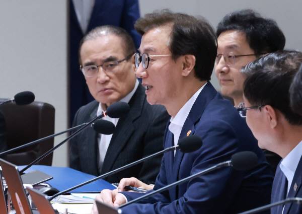 전재수 해양수산부 장관이 29일 서울 용산 대통령실 청사에서 이재명 대통령 주재로 열린 국무회의를 시작하며 신임 국무위원 인사말을 하고 있다. 2025.7.29 연합뉴스