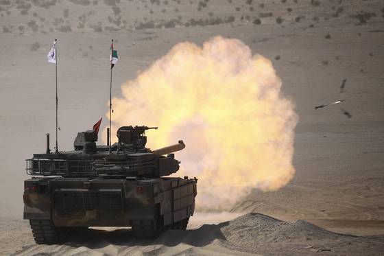 Troops participate in a field training exercise conducted as part of an 11-day combined drill in the United Arab Emirates (UAE) from Feb. 10 to 20. [REPUBLIC OF KOREA ARMY]