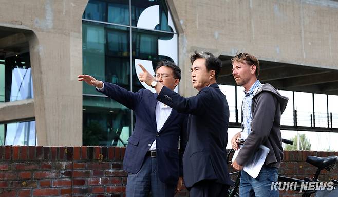 김태흠 충남지사가 ‘도시재생 선진 모델’을 찾아 도내 폐 건물 재활용 등 원도심 활성화 방안 등을 모색하기 위해 28일(현지시간) 네덜란드 암스테르담에 위치한 엔디에스엠(NDSM) 워프(Werf)를 방문했다.&nbsp;