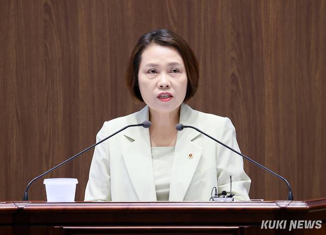 충남도의회 이연희 의원은 29일 제360회 임시회 제2차 본회의 5분 발언을 통해 매년 반복되는 집중호우 피해에 대한 근본적인 대책 마련을 촉구했다. &nbsp;