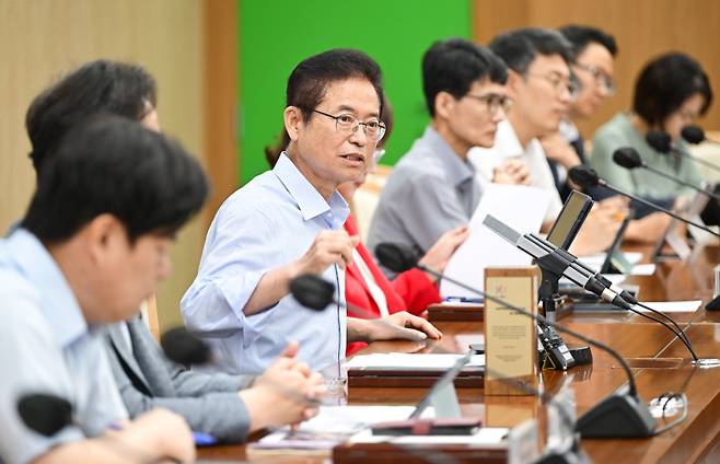 이철우 지사가 ‘APEC 2025’를 이어갈 ‘국제행사 유치전략 수립 보고회’를 주재하고 있다. 경북도 제공