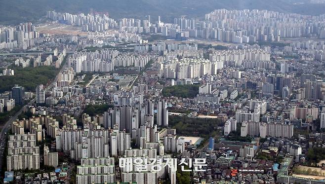 롯데서울스카이에서 바라본 서울 도심 아파트 모습 [이승환 기자]