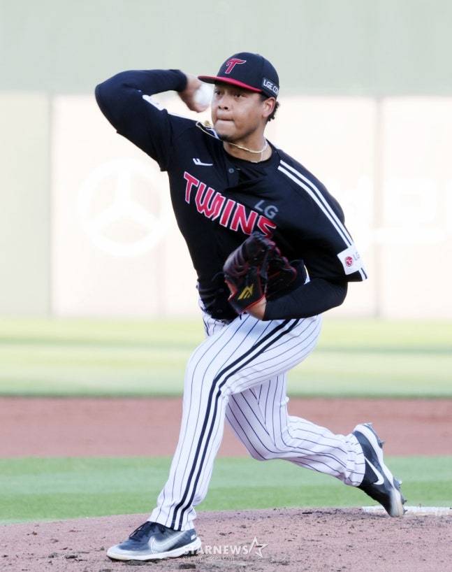 LG 트윈스 외국인 투수 엘리에이저 에르난데스. /사진=강영조 선임기자