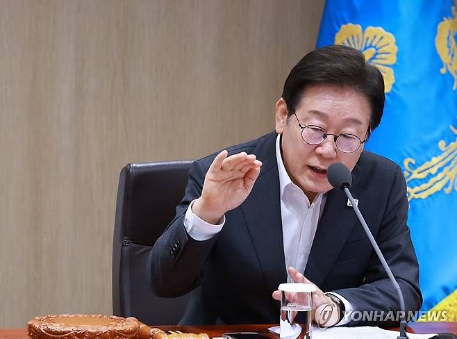 이재명 대통령 국무회의 주재 (서울=연합뉴스) 홍해인 기자 = 이재명 대통령이 29일 서울 용산 대통령실 청사에서 열린 국무회의를 주재하고 있다. 2025.7.29 hihong@yna.co.kr