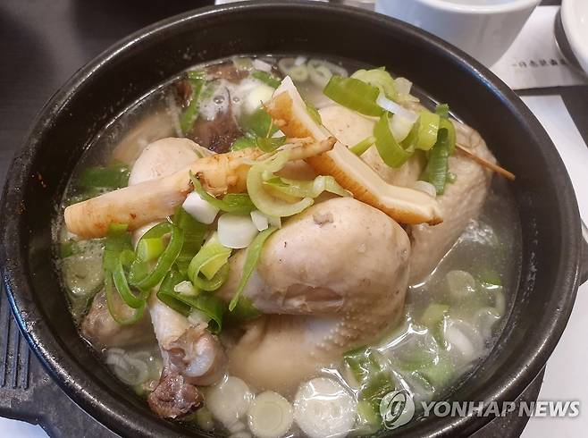 삼계탕 [연합뉴스 자료사진] (※ 아래 기사와 무관한 자료사진입니다.)