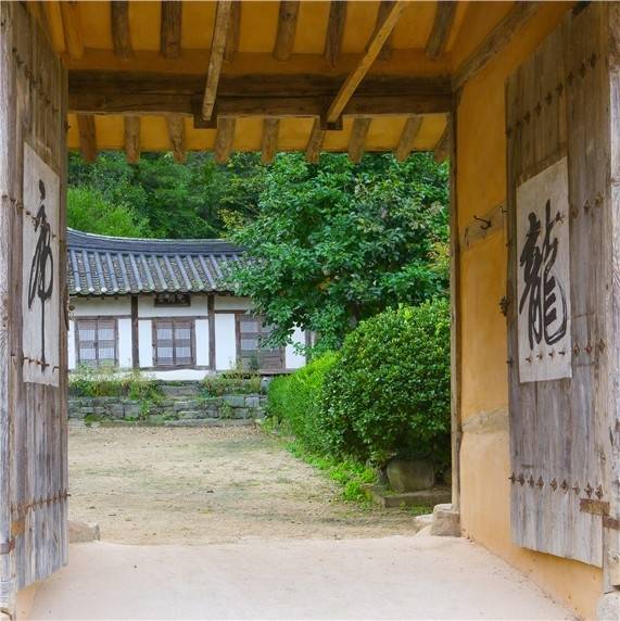 안동 간재종택 45x45㎝, 한지에 잉크젯프린트 [이동춘 작가 제공. 재판매 및 DB 금지]
