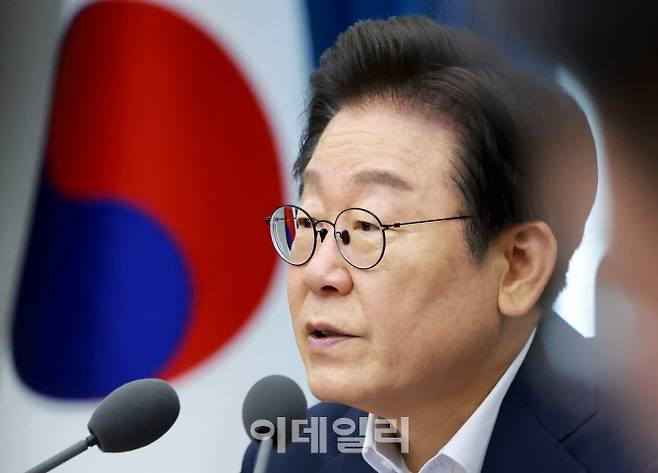 이재명 대통령이 30일 서울 용산 대통령실 청사에서 열린 비상경제점검 태스크포스(TF) 3차회의에서 발언하고 있다.(사진=뉴시스)
