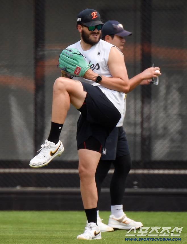 1일 대전 한화생명볼파크. 폰세가 훈련하고 있다. 대전=정재근 기자 cjg@sportschosun.com/2025.7.1/