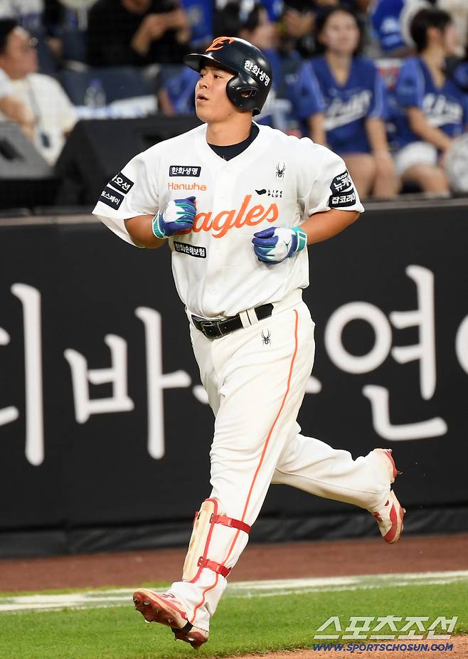 30일 대전 한화생명볼파크에서 열린 한화 이글스와 삼성 라이온즈의 경기. 3회말 2사 한화 노시환이 솔로포를 날린 뒤 환호하고 있다. 대전=박재만 기자 pjm@sportschosun.com/2025.07.30/기