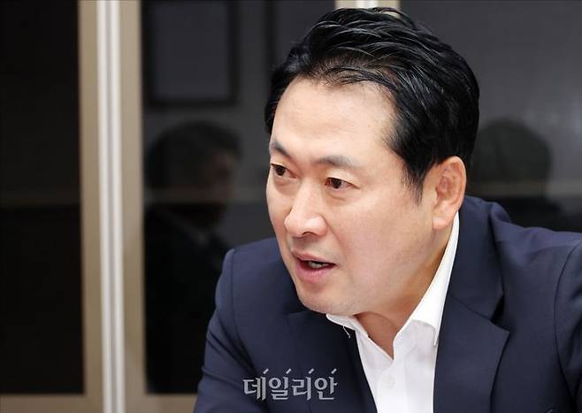 국민의힘 당대표 출마를 선언한 장동혁 국민의힘 의원이 29일 의원회관에서 데일리안과 인터뷰를 하고 있다. ⓒ데일리안 홍금표 기자