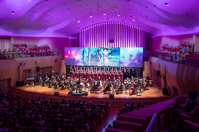 지난해 8월 인천 연수구 송도동 아트센터 인천에서 열린 ‘시네마 어드벤처’ 공연 모습. 올해는 청소년들을 위한 ‘뮤지컬 & 시네마 어드벤처’로 무대에 오른다. 인천시 문화예술회관 제공