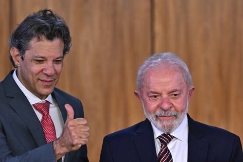 브라질 룰라 대통령(오른쪽)과 페르난두 아다지 재무장관. 브라질리아 EPA =연합뉴스