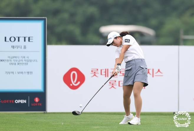 인천 청라에 위치한 베어즈베스트청라CC에서 열린 '제15회 롯데오픈' 1R 김시현이 18번홀에서 티샷을 하고 있다. KLPGA 제공