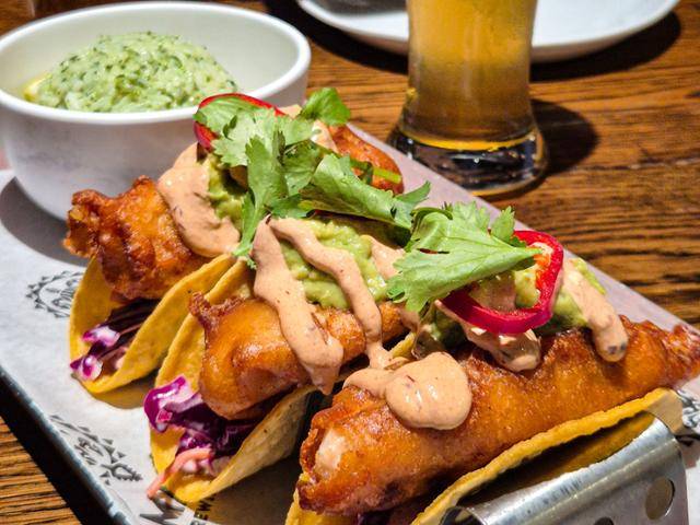 마히마히 튀김을 넣어 만든 피시 타코. 오아후=이한호 기자