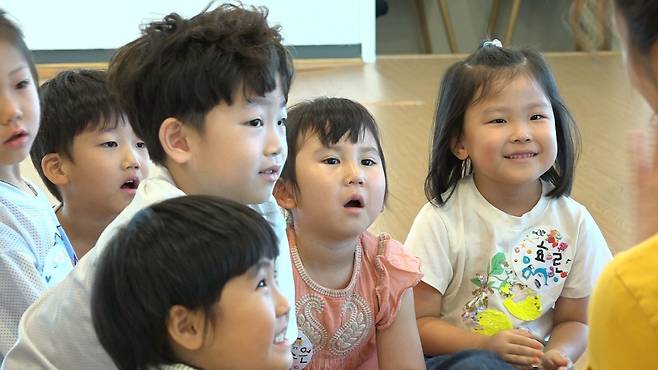 '어나더+ 아이함께' 프로그램 참가 어린이들 (제주자치도 제공)