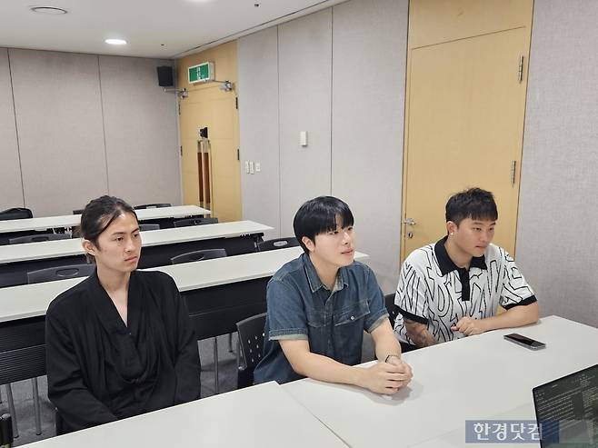 지난 5일 서울 서초구 양재동 aT센터에서 왼쪽부터 강유준 야자캠프 대표, 이대건 야자캠프 감독, 임효준 야자캠프 감독이 인터뷰 질문에 대답하고 있다. 사진=박수빈 기자