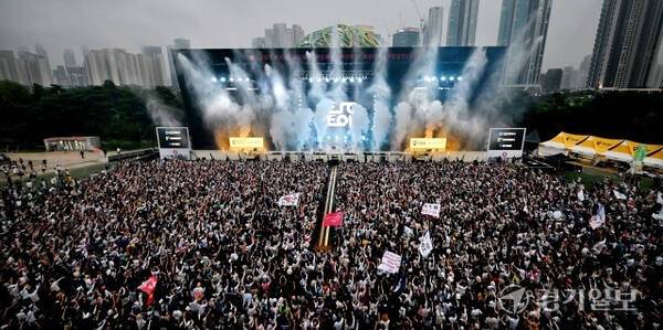 지난해 8월 인천 송도달빛축제공원에서 열린 ‘2024 인천 펜타포트 락 페스티벌’ 공연 모습. 경기일보DB