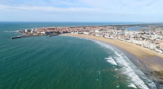 프랑스 남부 휴양도시 레사블르돌론느의 해안가 모습. [인터넷 캡처]