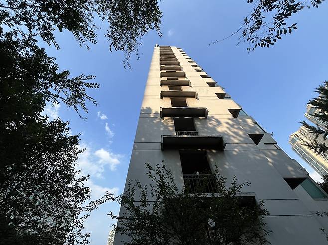 잠실주공5단지가 6월 서울시 통합심의를 통과하며 다시 주목받고 있다. 윤성현 기자