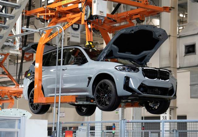 미국 사우스캐롤라이나주에 있는 BMW 생산 라인에서 BMW 스포츠유틸리티(SUV) 차량이 조립되고 있다. 로이터연합뉴스