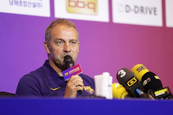 한지 플릭 감독 / 사진=올리브 크리에이티브 제공