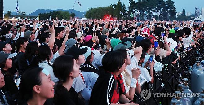 한여름 밤의 록 열기 [연합뉴스 자료사진]