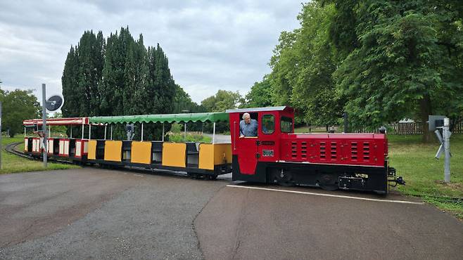 독일 슈투트가르트시의 킬레스베르크 공원 내 트램 이동 열차. 사진=이희택 기자.