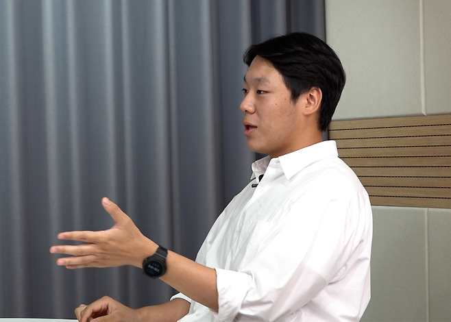 지난 30일 영남일보 스튜디오에서 열린 '말로하자' 촬영에서 김경민 수성구의원이 발언하고 있다. 이형일기자 hilee@yeongnam.com