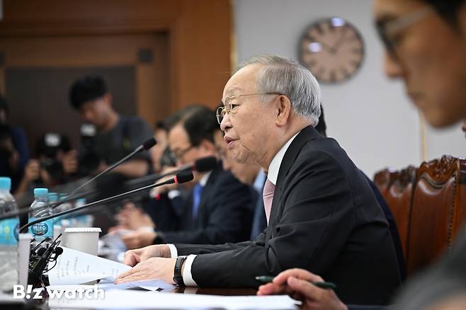 손경식 한국경영자총협회 회장이 31일 서울 마포구 경총회관에서 열린 노동조합법 개정 관련 긴급 기자회견에서 발언하고 있다./사진=이명근 기자 qwe123@