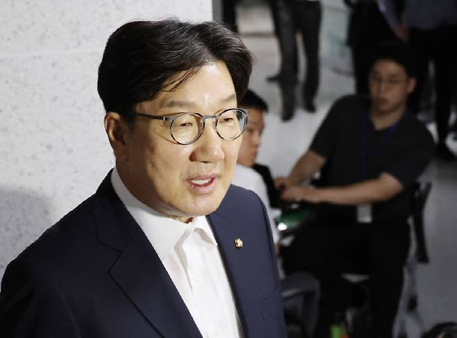 지난 18일 압수수색 관련 발언하는 권성동 의원 (사진=연합뉴스)