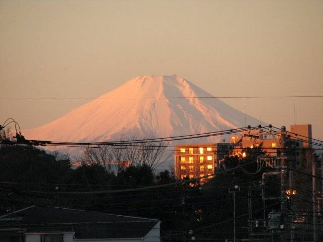 후지산. (출처: Hvhv, Public domain, via Wikimedia Commons)