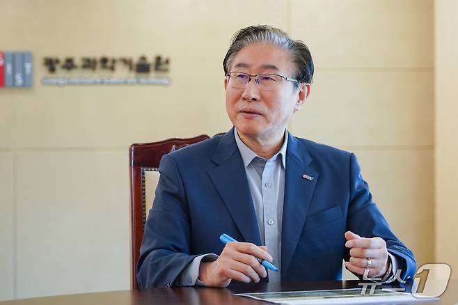 GIST 임기철  총장이 뉴스1과  인터뷰에서 임기 후반기 청사진을 밝히고 있다.(지스트 제공, 재판매 및 DB금지)/뉴스1