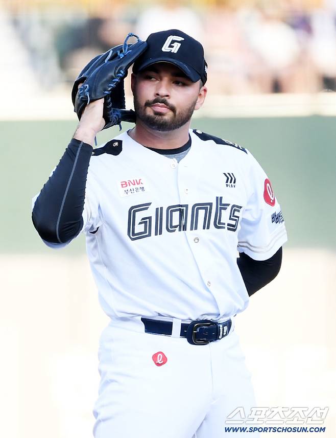 2일 부산 사직구장에서 열린 롯데 자이언츠와 LG 트윈스의 경기. 롯데 감보아가 숨을 고르고 있다. 부산=박재만 기자 pjm@sportschosun.com/2025.07.02/