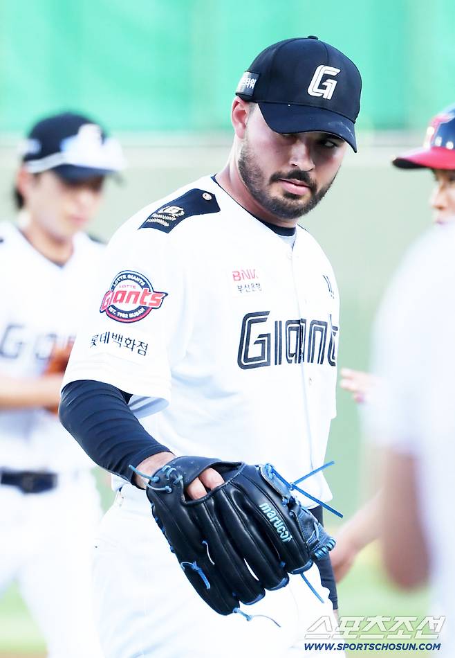 2일 부산 사직구장에서 열린 롯데 자이언츠와 LG 트윈스의 경기. 롯데 감보아가 숨을 고르고 있다. 부산=박재만 기자 pjm@sportschosun.com/2025.07.02/