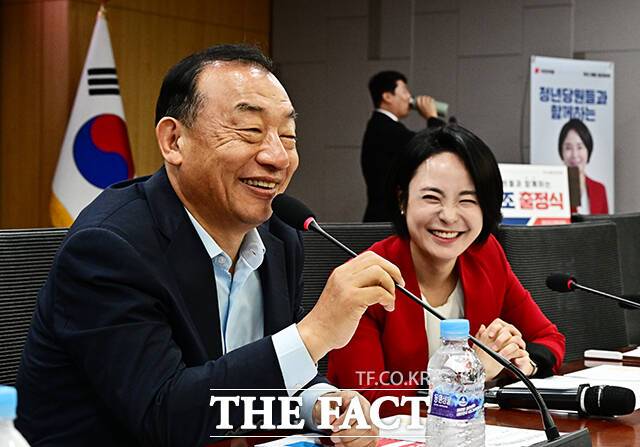 축사하는 이정현 전 새누리당 대표.