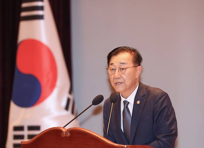 김윤덕 신임 국토교통부 장관이 31일 정부세종청사 대강당에서 열린 취임식에서 취임사를 하고 있다. /연합뉴스