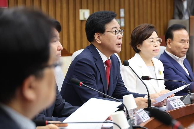 국민의힘 송언석 비상대책위원장 겸 원내대표가 31일 국회에서 열린 외국인 부동산 실태 점검 및 역차별 방지 토론회에서 발언하고 있다. 연합뉴스