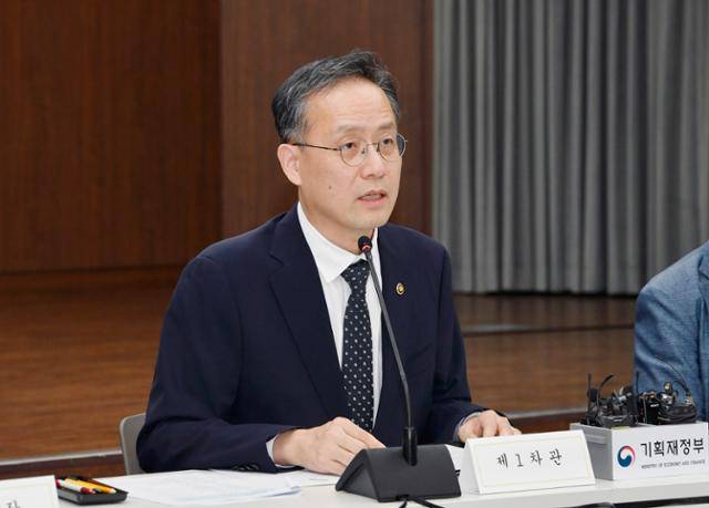 이형일 기획재정부 1차관이 31일 서울 중구 은행회관에서 열린 '제58차 세제발전심의위원회'에 참석해 '2025년 세제개편안'에 대해 설명하고 있다. 기획재정부 제공