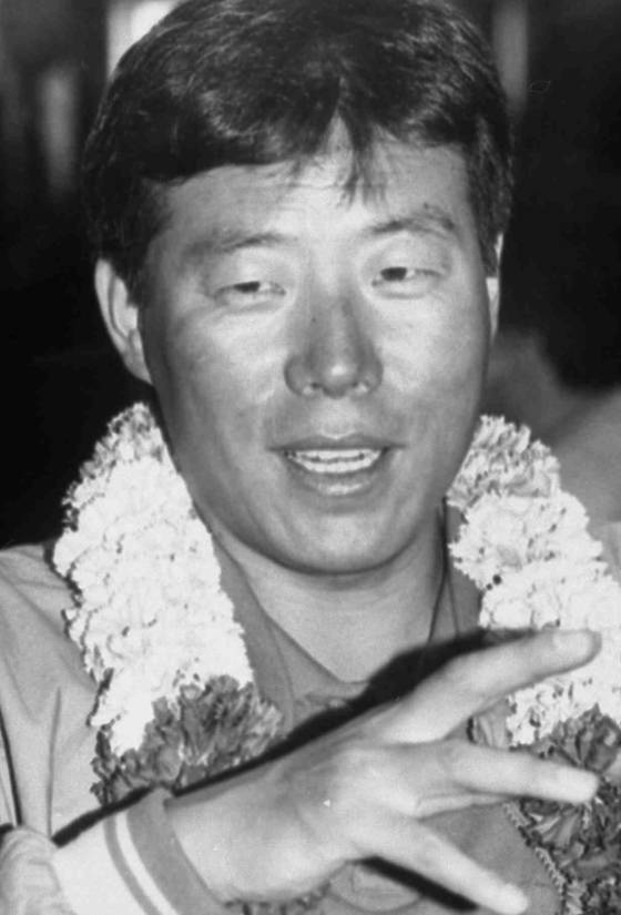 1993년 에베레스트 북면(초모랑마)을 등정한 후 허영호 대장. 중앙DB