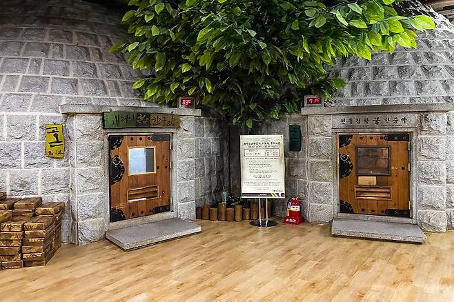 케데헌에 등장한 대중목욕탕 장면으로 인해 한국식 세신이 외국인 관광객 사이에서 인기 관광 콘텐츠로 주목받고 있다. 출처=크리에이트립