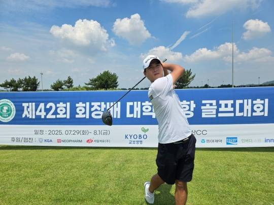 3라운드서 64타로 데일리베스트를 기록한 김승민 프로 [한국대학골프연맹 제공]