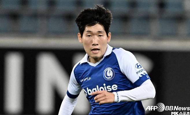 홍현석은 단계를 거쳐 유럽 빅리그에 입성한 재능이다. 홍현석은 울산 HD 유소년 팀에서 성장해 독일 3부 리그 SpVgg 운터하힝에서 프로 생활을 시작했다. 홍현석은 이후 오스트리아 2부 FC 유니오즈를 거쳐 오스트리아 프로축구 1부 리그 명문 라스크에서 성장을 꾀했다. 홍현석은 이후 벨기에 주필러리그(1부) KAA 헨트에서 경험을 더했다. 홍현석은 헨트에서 첫 시즌 공식전 54경기에 출전해 9골 8도움을 기록하는 등 눈에 띄는 성장세를 보였다. 2023-24시즌엔 공식전 43경기에서 7골 6도움을 기록했다. 홍현석은 주필러리그 정상급 미드필더 중 한 명이었다. 사진=AFPBBNews=News1