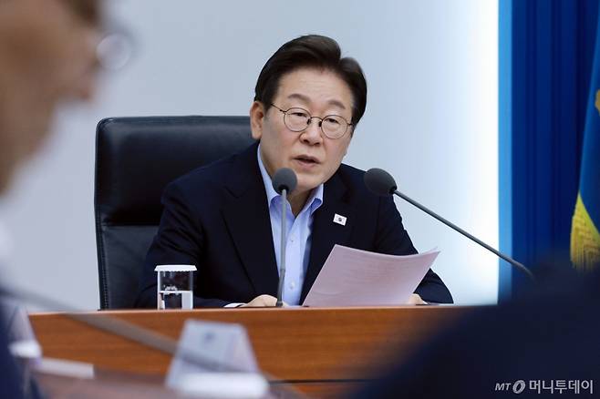 [서울=뉴시스] 고범준 기자 = 이재명 대통령이 31일 서울 용산 대통령실 청사에서 열린 제6차 수석보좌관회의에 발언하고 있다. 2025.07.31. bjko@newsis.com /사진=고범준