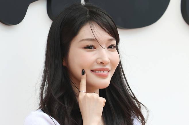 청하가 댄서들에게 루이비통 명품백을 하나씩 선물했다는 미담이 전해졌다. /사진=뉴스1