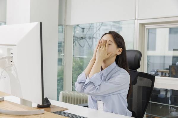 한 학부모가 교사의 유산 사실을 알고 난 후 담임 교체를 요구한 사연이 전해졌다. 사진은 기사 내용과 직접적인 관련이 없음. /사진=클립아트코리아