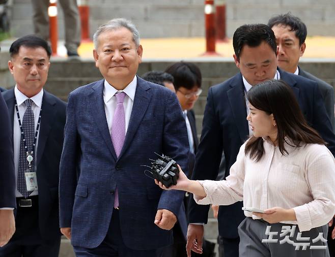 12·3 비상계엄 당시 '언론사 단전·단수 지시' 등의 의혹을 받는 이상민 전 행정안전부 장관이 31일 오후 서울 서초구 서울중앙지법에서 열린 구속 전 피의자 심문(영장실질심사)에 출석하고 있다. 황진환 기자