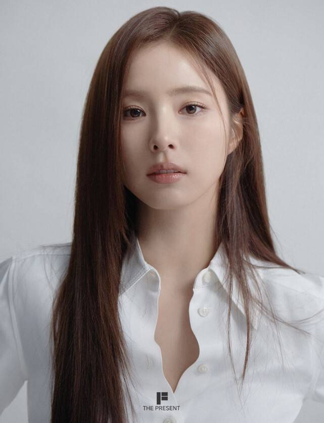 신세경이 프리미엄 생수 브랜드 몽베스트와의 인연을 이어간다. 더프레젠트컴퍼니 제공
